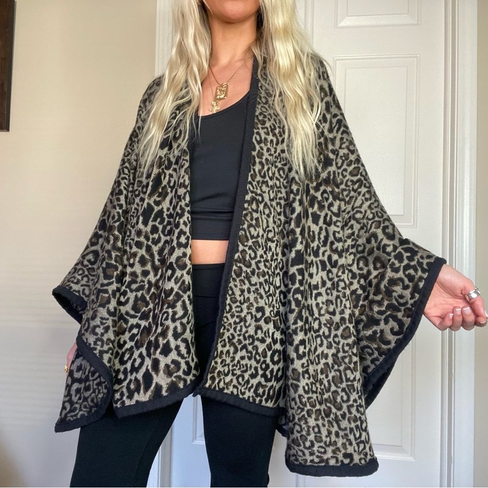 Leopard Print Women's Poncho / Overlay